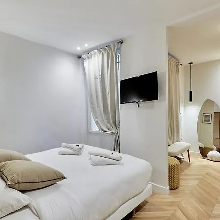 Superb Center Of By Prestige Apartment